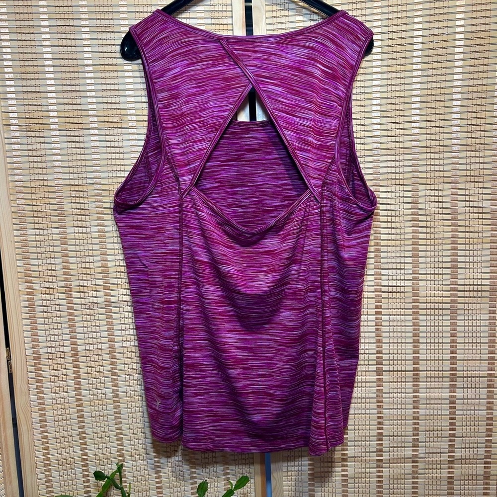 Old Navy Active Tank - Picture 2 of 6